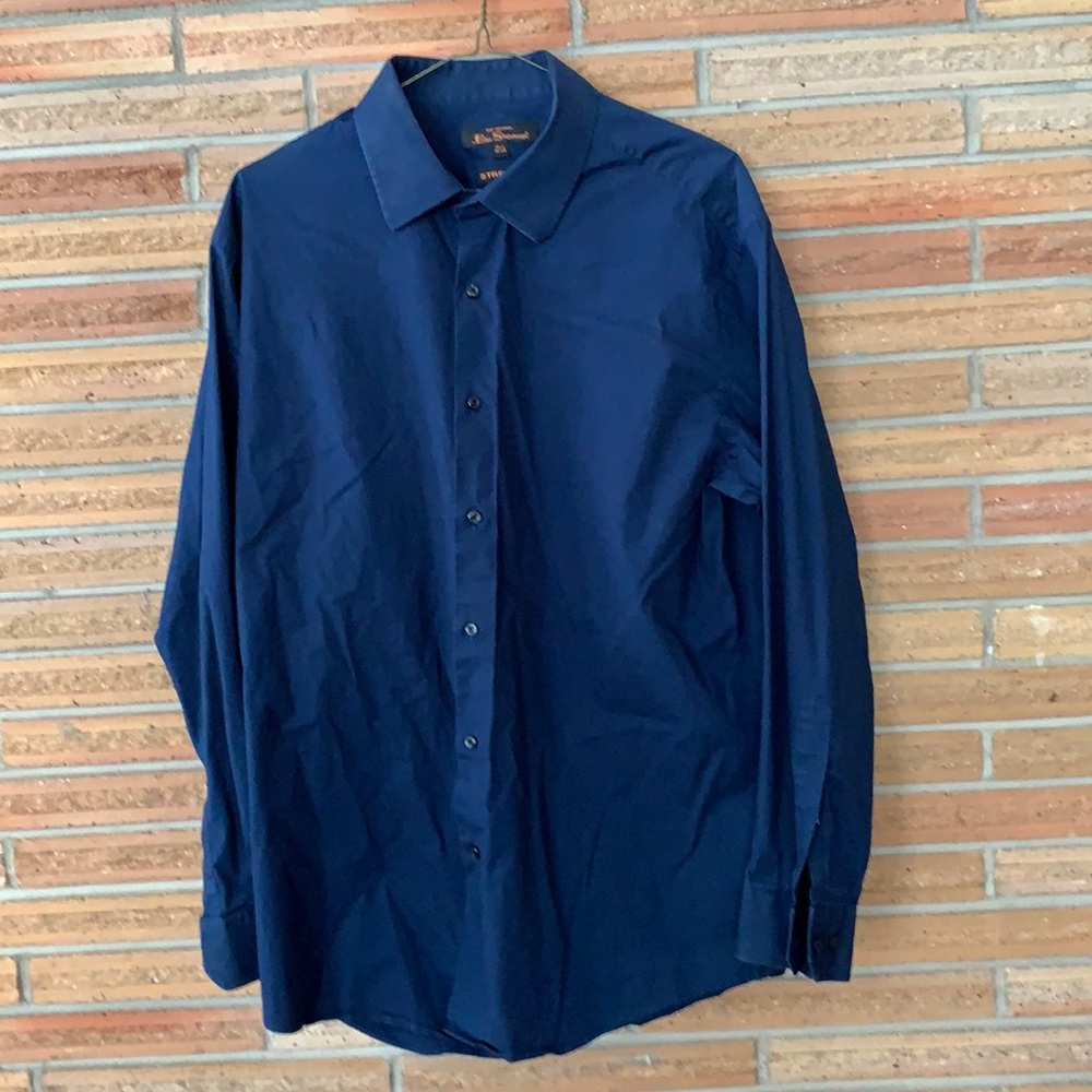 Men’s Ben Sherman blue long sleeve dress shirt.